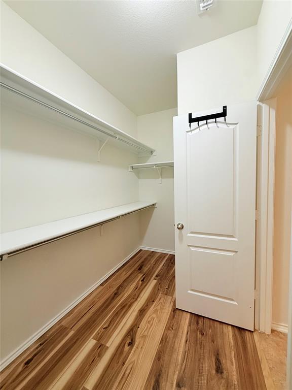 Building Photo - 1140 Yellow Iris Rd