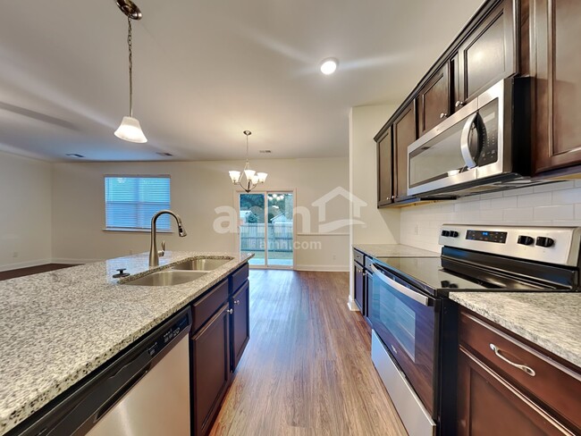 Building Photo - 1830 Produce Ln