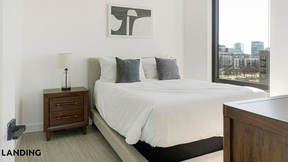 Building Photo - 1007 S Mint St