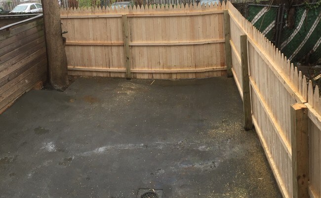 Building Photo - 2113 N Marvine St