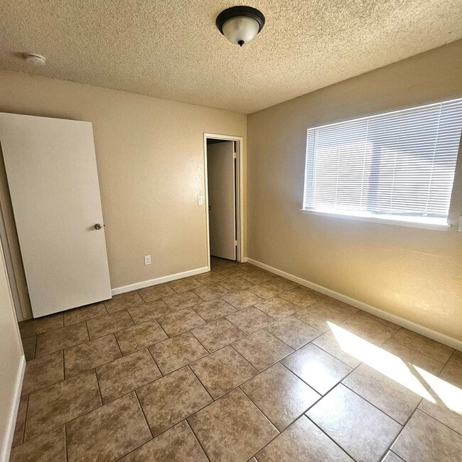 Building Photo - 2308 W Kanai Ave