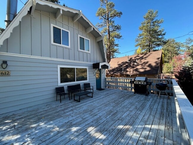 Building Photo - 612 Booth Way