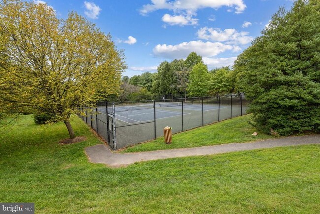 Building Photo - 303 Palmspring Dr