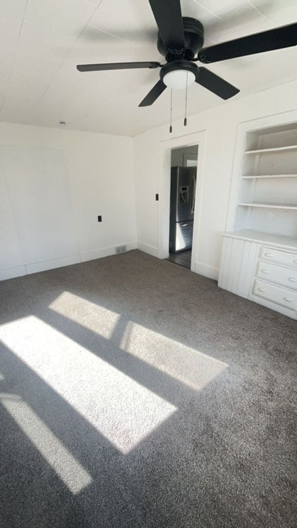 Building Photo - 4 Bedroom Single Family Home Available!