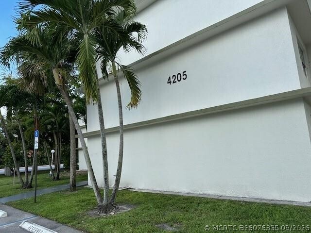 Building Photo - 4205 N University Dr