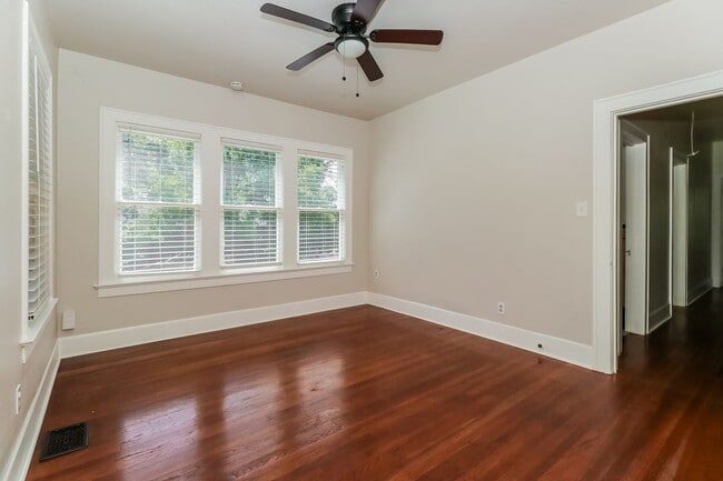 Building Photo - Rare opportunity!