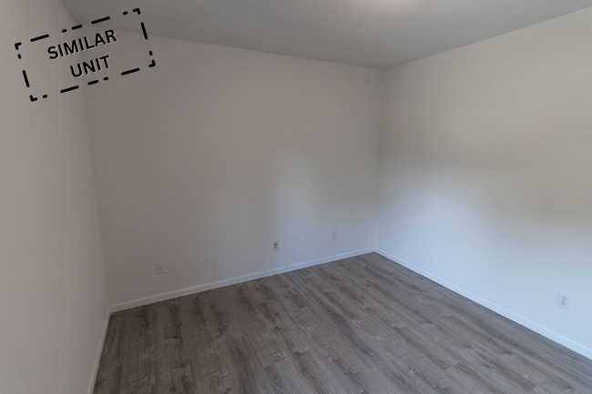 Building Photo - 3322 E St Charles Rd