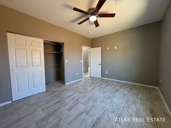 Building Photo - 1337 W El Caminito Pl