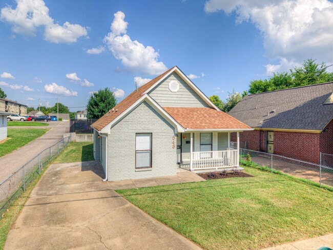 Building Photo - 548 N 6th St