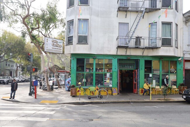 Building Photo - Remodeled modern 1 bedroom end unit, close...