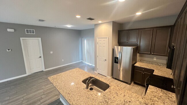 Building Photo - Incredible 3 Bedroom, 2 Bathroom Home in Palm Bay!!