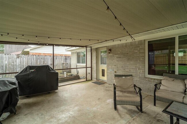 Building Photo - 330 Anchor Way