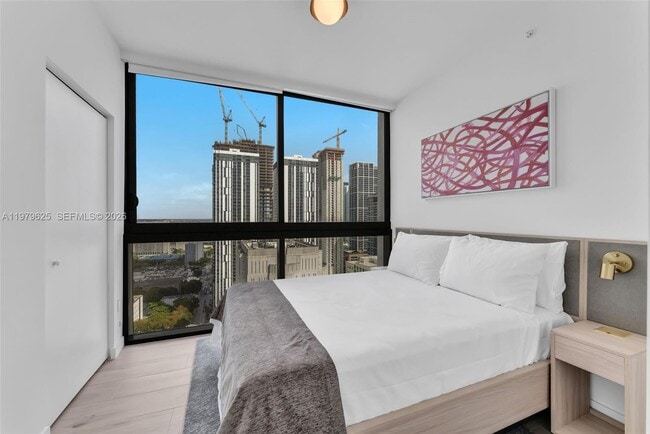 Building Photo - 225 N Miami Ave