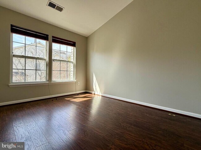 Building Photo - 6036 Helmsman Way