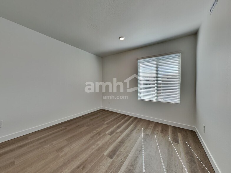 Building Photo - 20177 W Thomas Rd