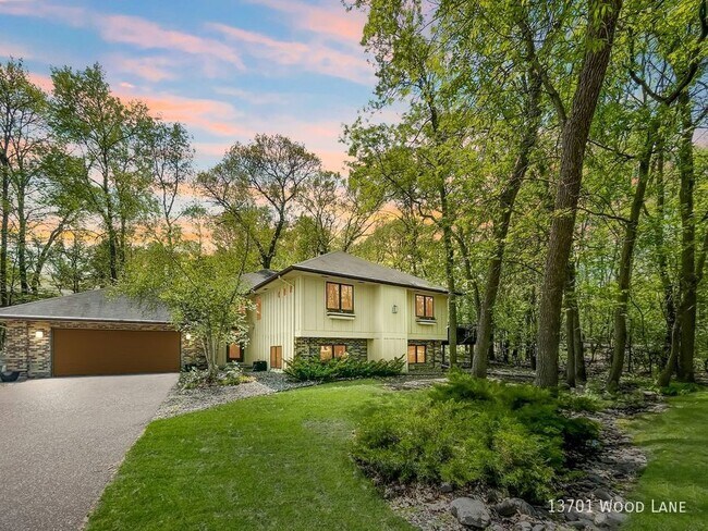 Primary Photo - 13701 Wood Ln