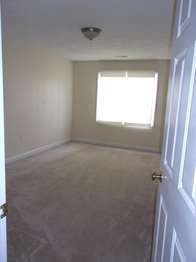 Building Photo - 1095 Magnolia Dr