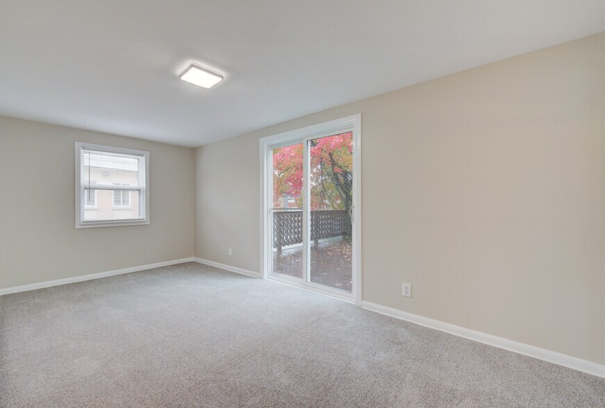 Building Photo - 532 Thomas Ave