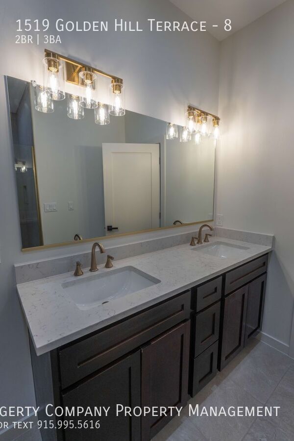 Building Photo - 1519 Golden Hill Terrace