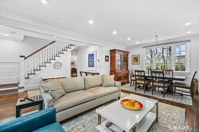 Building Photo - 44 Davenport Dr