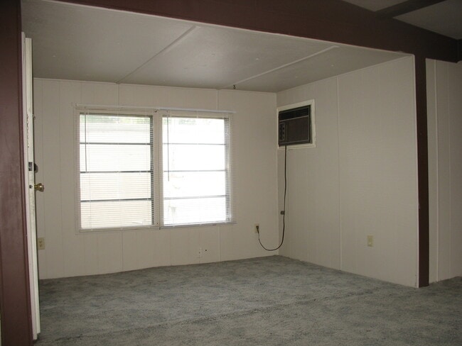 Building Photo - 2bed, 1bath mobile home - Kuna