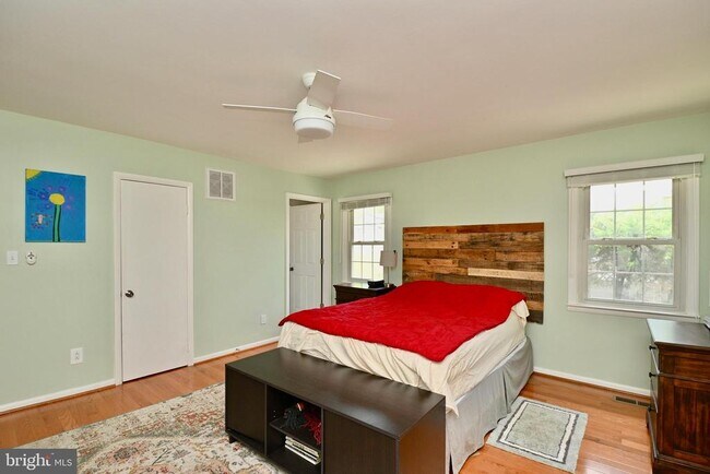 Building Photo - 10612 Anita Dr