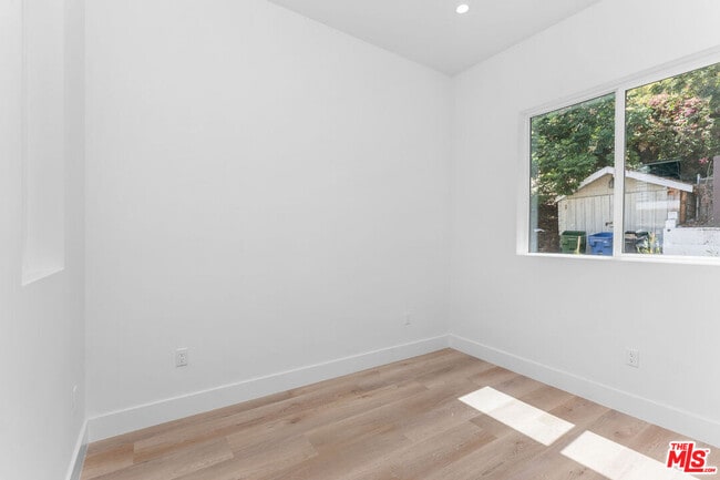 Building Photo - 1819 Ashmore Pl