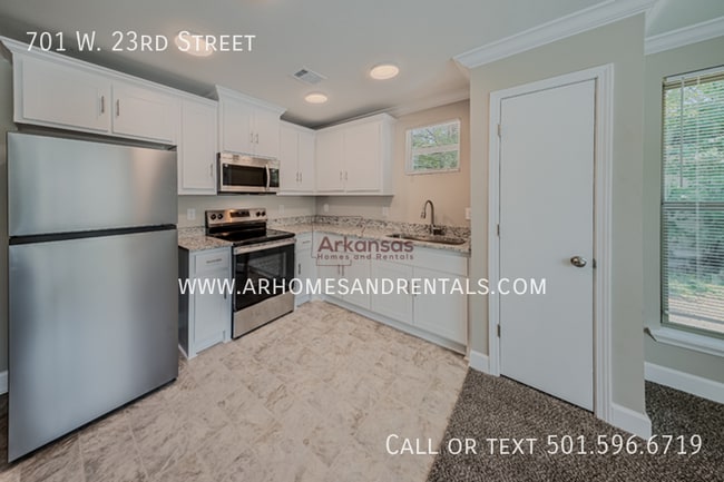 Building Photo - 701 W 23rd St