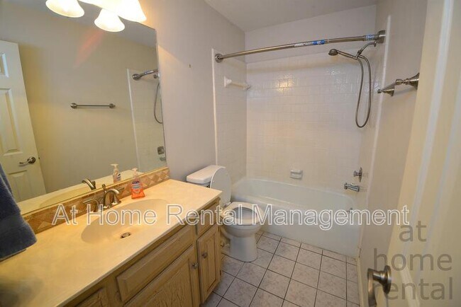Building Photo - 8316 S Pittsburg Ave