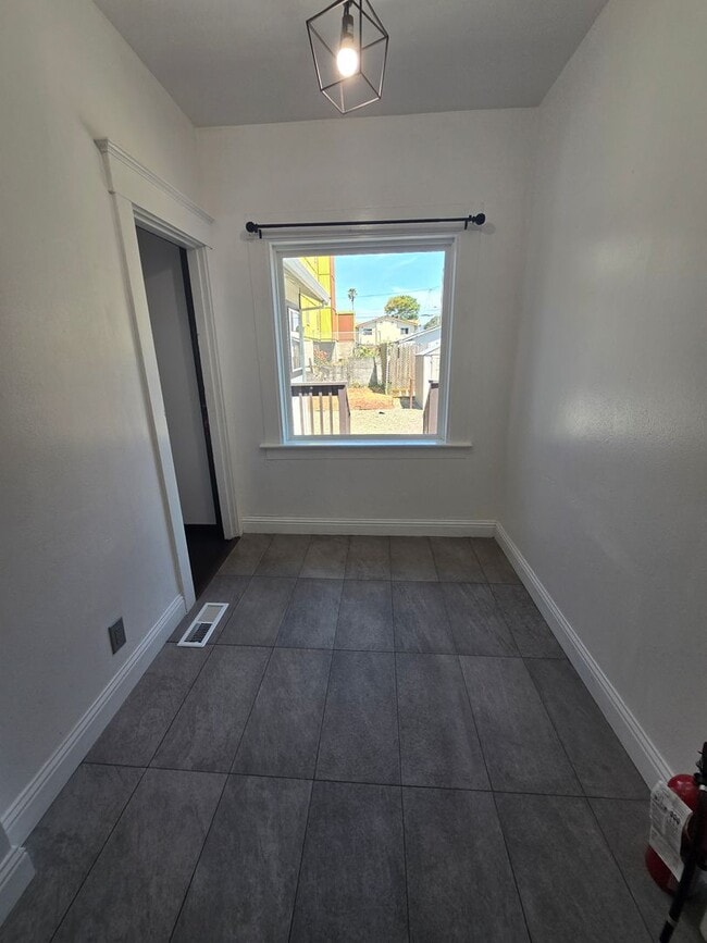 Building Photo - Beautiful Upgraded Single Story Home