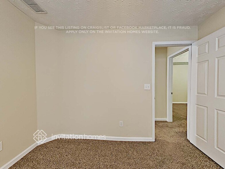 Building Photo - 898 Kendall Park Dr
