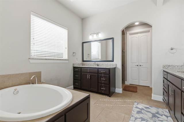 Building Photo - 7452 Reverchon Dr