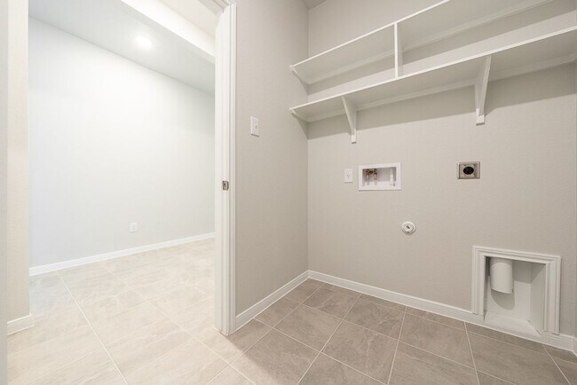 Building Photo - Pre-Leasing Now for Mid-July – Westfield C...