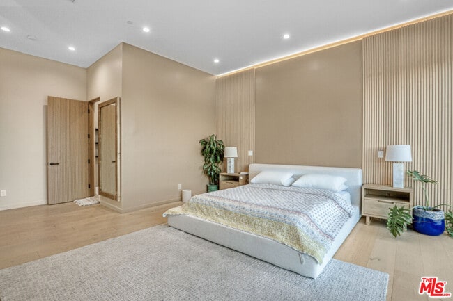 Building Photo - 22570 S Summit Ridge Cir