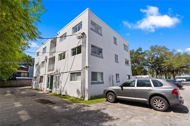 Building Photo - 3101 SW 27th Ave