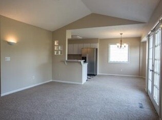 Building Photo - Charming 3 Bedroom 2 Bath Ranch in Willard Schools-