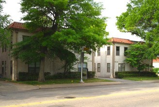 Building Photo - Riverpath Apts & Townhomes