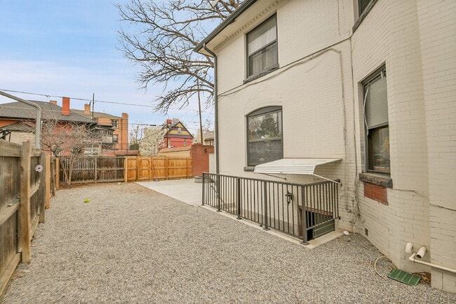 Building Photo - $1,475, 1 bed, 1 bath located in Denver