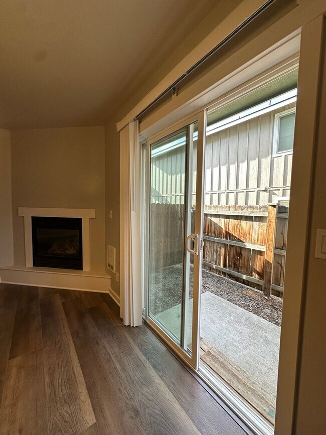 Building Photo - Juniper Ave 4-Plex (Juniper Prop.) - 02900-JUNI-00