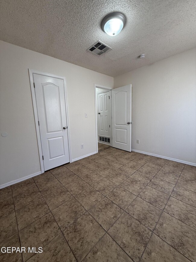 Building Photo - 12320 Robert Dahl Dr