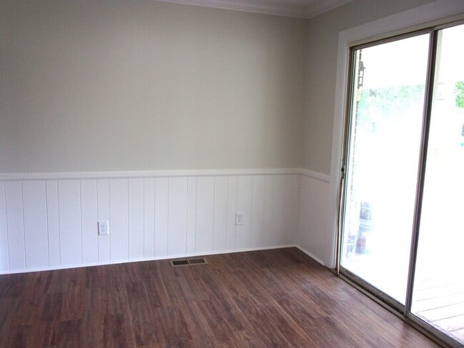 Building Photo - 2152 Bryan Ct