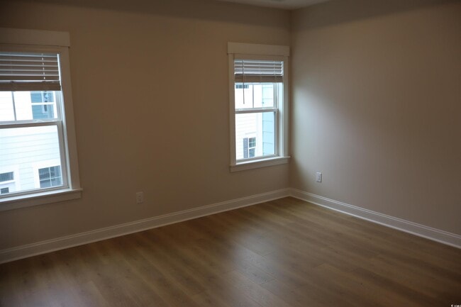 Building Photo - 8459 Waltzing Waves Ct