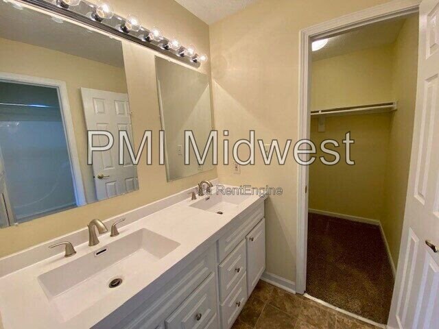 Building Photo - 6130 Tybalt Cir