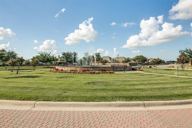 Building Photo - 3020 Oakcrest Dr