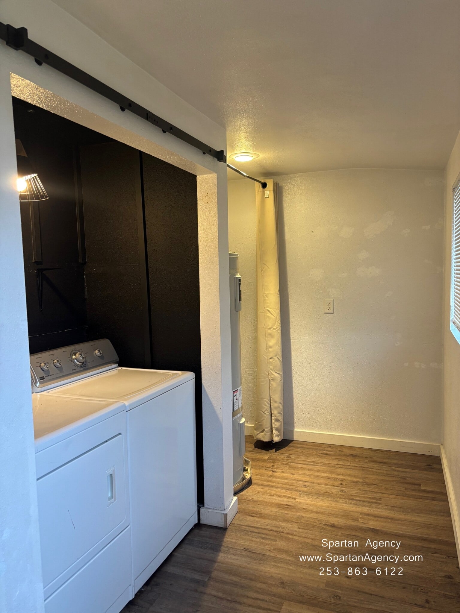 Building Photo - 1727 Pease Ave