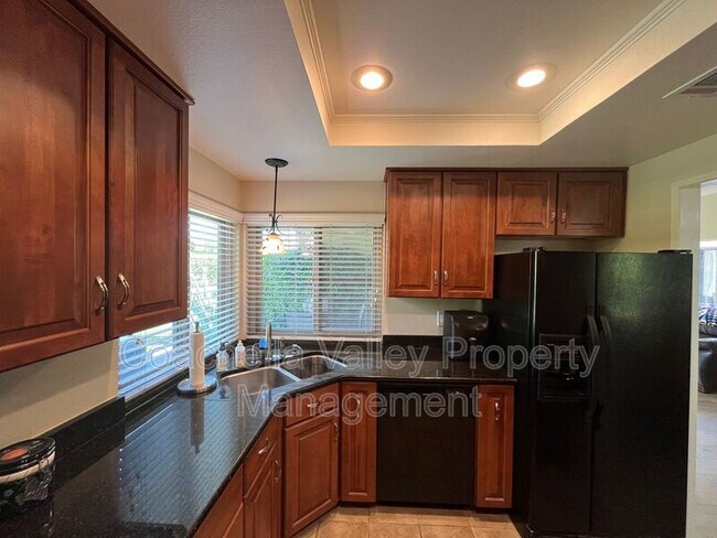 Building Photo - 643 N Vía Acapulco