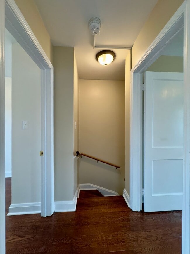 Building Photo - Charming 3 Bedroom/1.5 Bathroom in Parkvil...