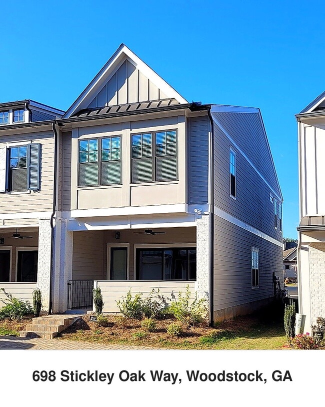 Building Photo - More Windows, More Light!  Amenity-rich, Gated Community.