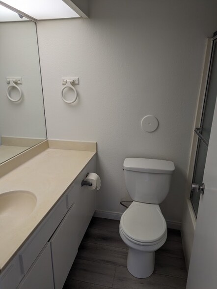 Building Photo - 1046 Canal St