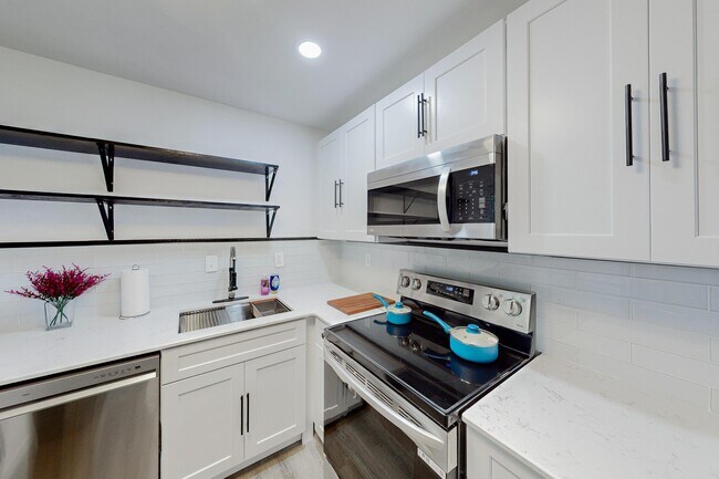 Building Photo - 4379 John Wesley Dr